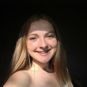 Meet your Posher, Chloe